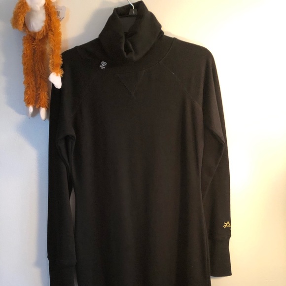 Dress 💃🏿 - Picture 2 of 7